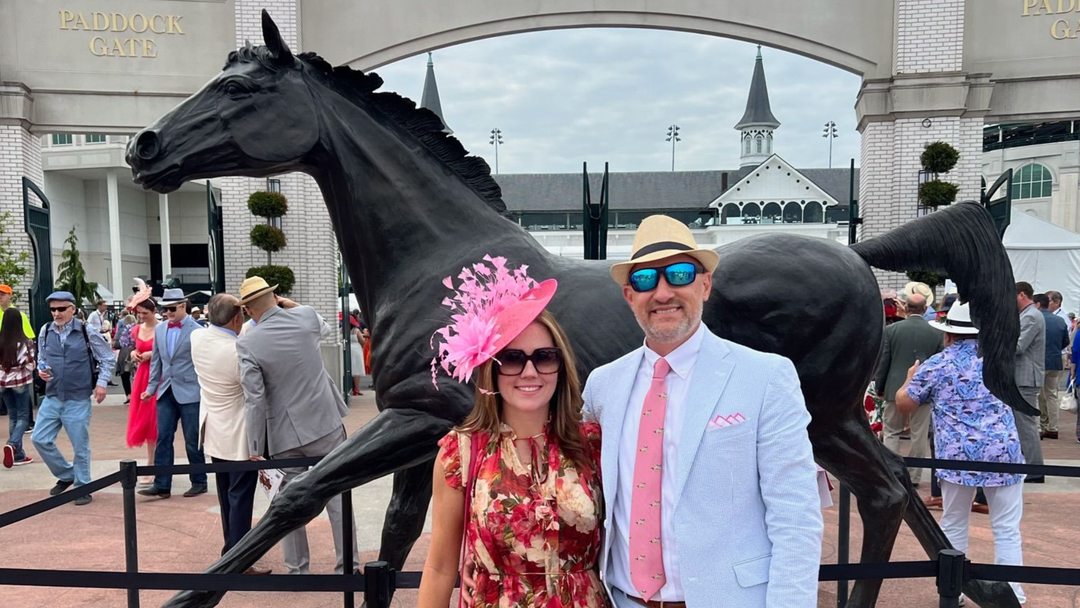 How to Choose a Hat That Matches Your Dress Color