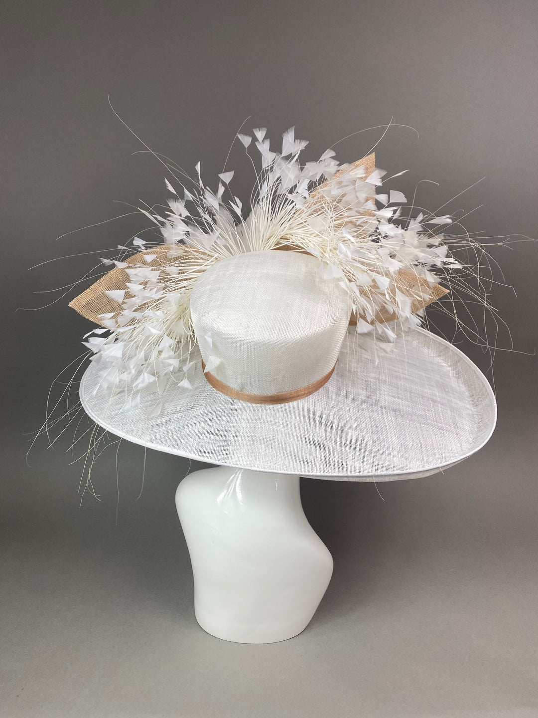 THG7432 - Nude & White Hat