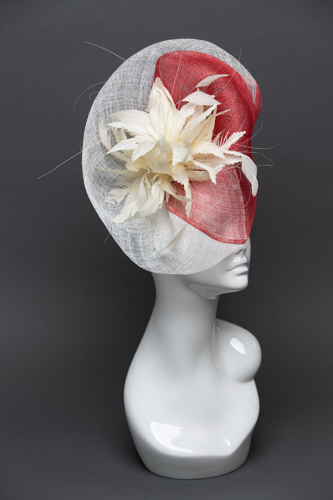 THG2529 - The Hat Girls