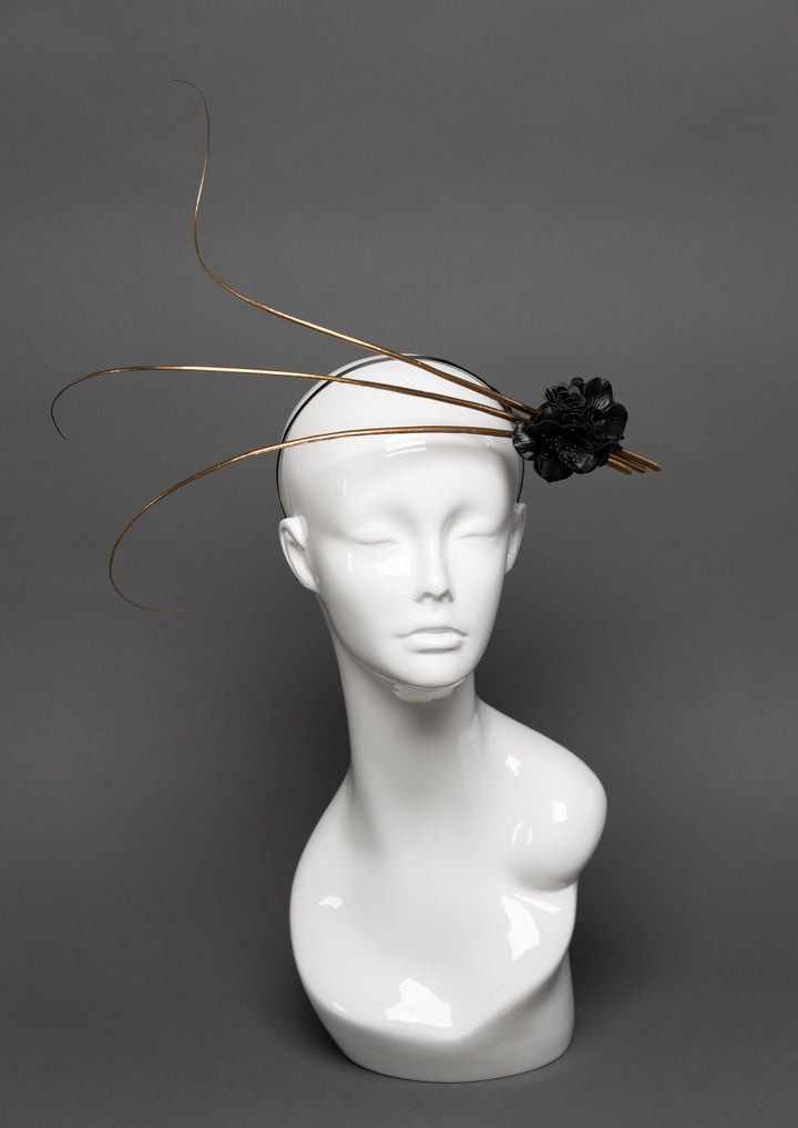 THG2811 - The Hat Girls