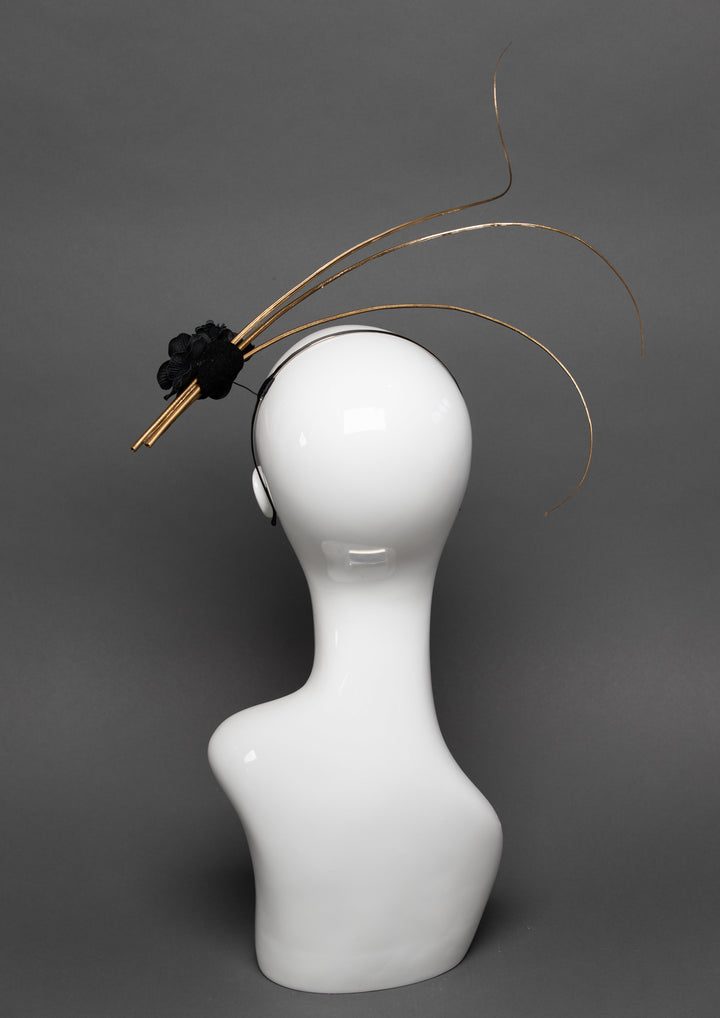 THG2811 - The Hat Girls