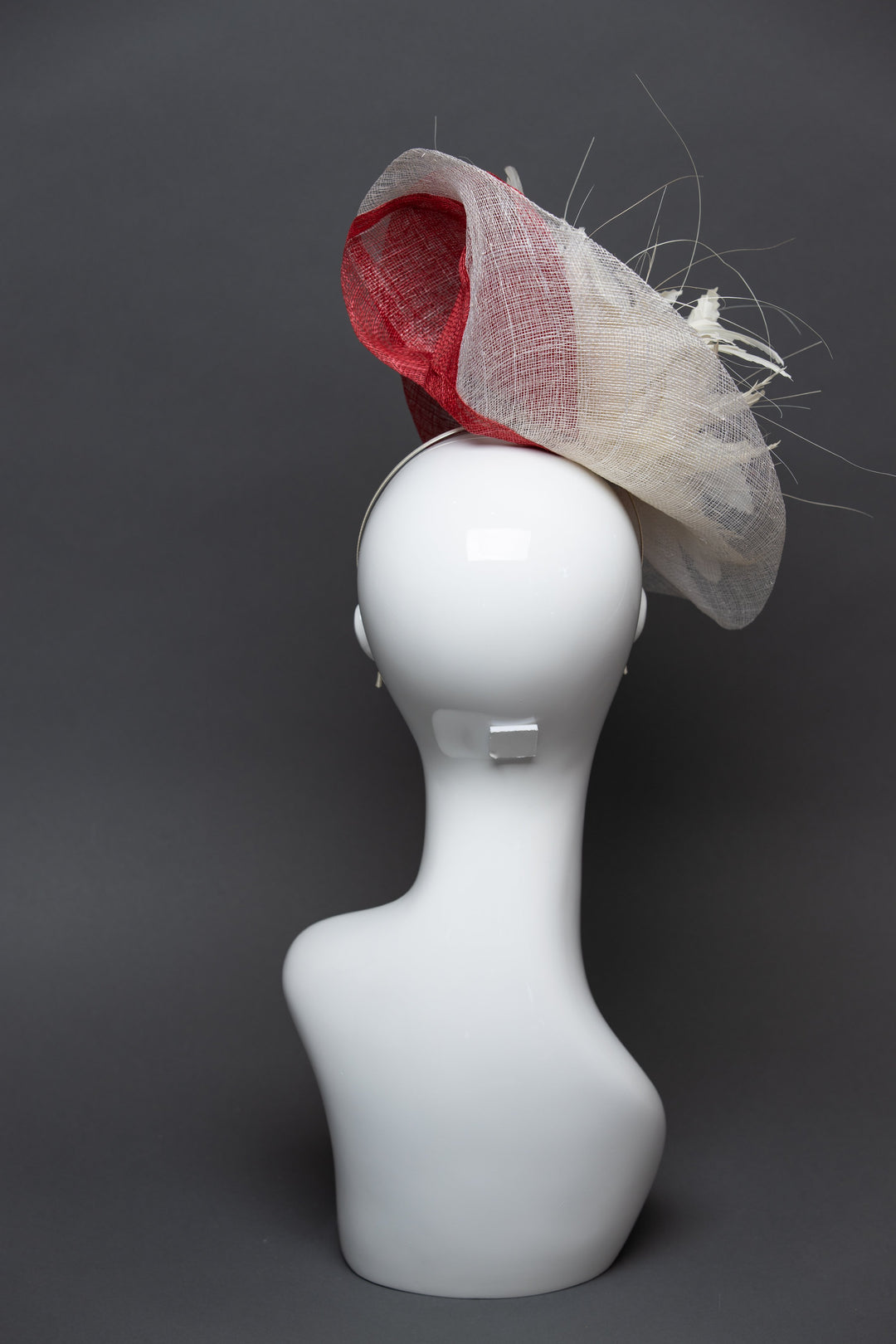 THG2529 - The Hat Girls