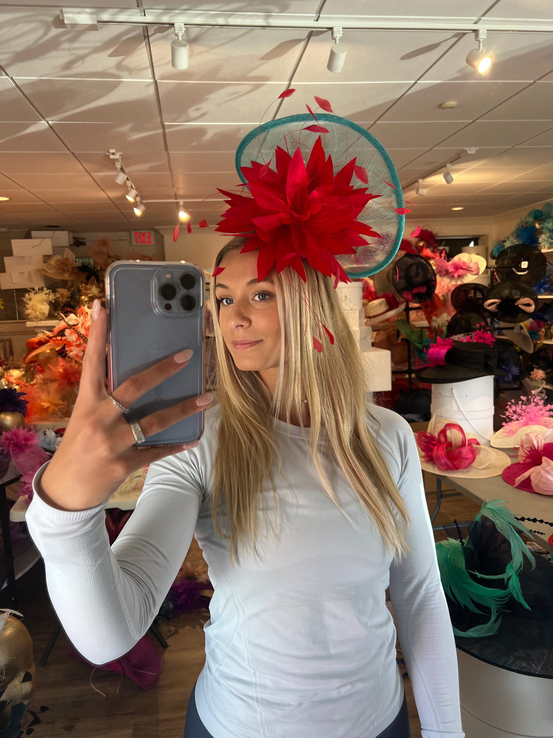 THG3147 - The Hat Girls