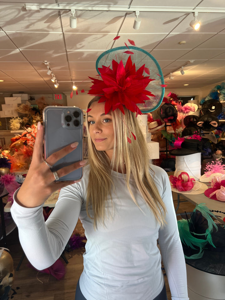 THG3147 - The Hat Girls