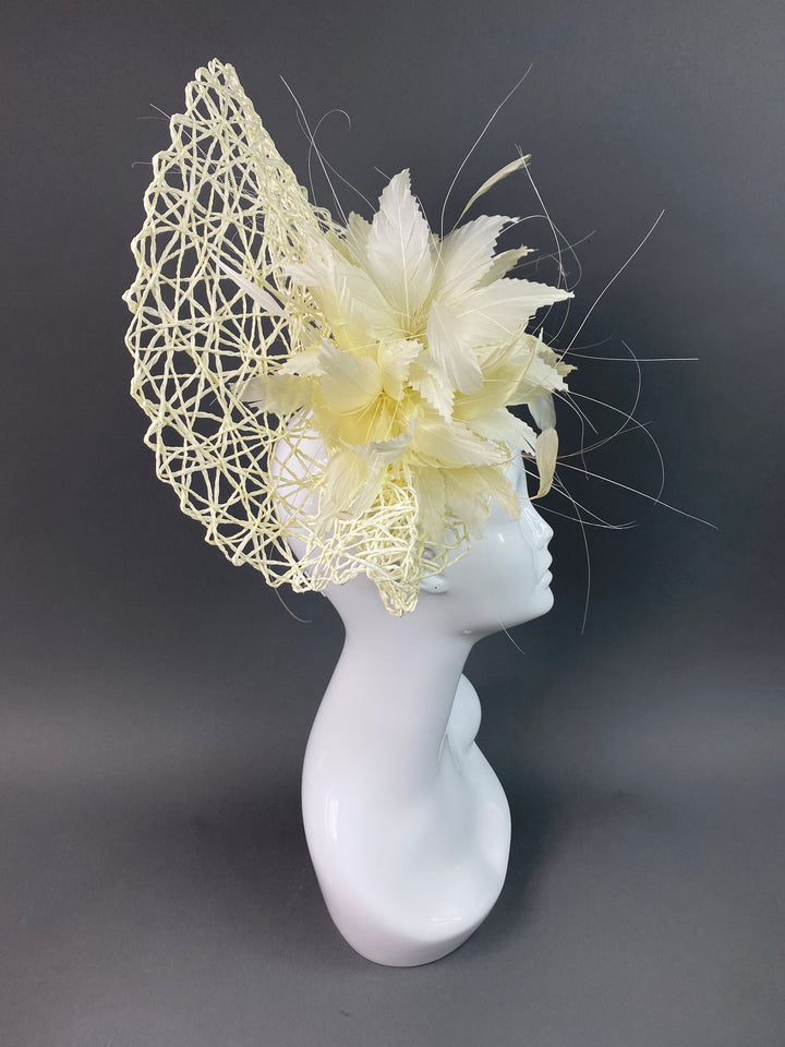 THG3799 - The Hat Girls