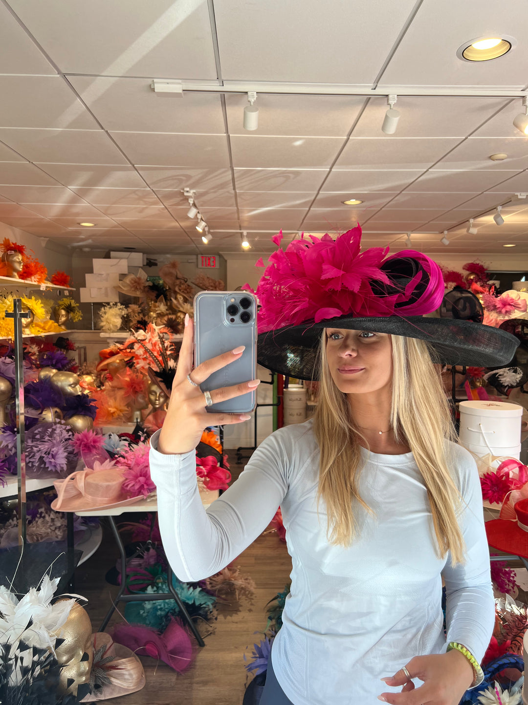 THG3689 - The Hat Girls