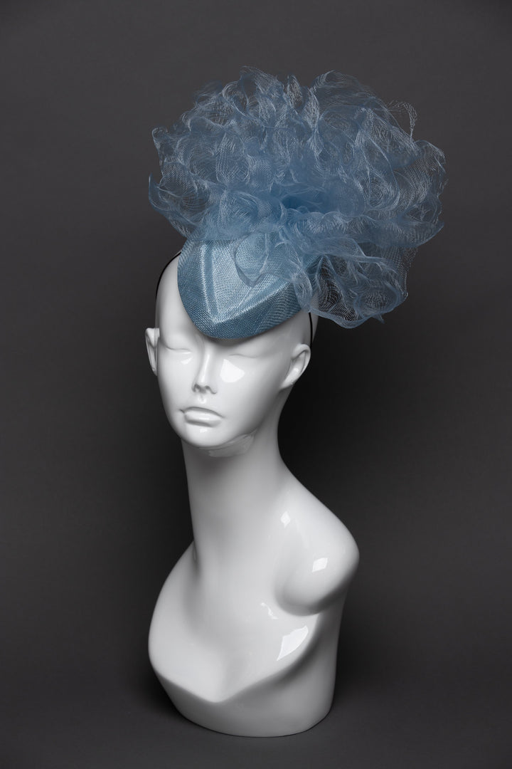 THG2621 - The Hat Girls