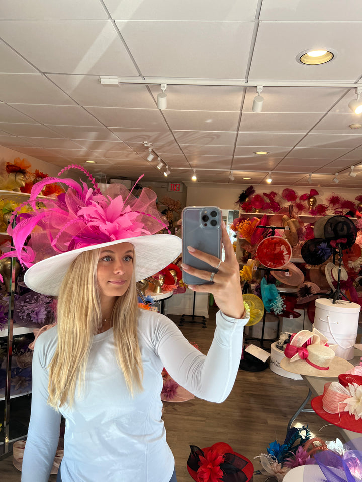 THG3690 - The Hat Girls