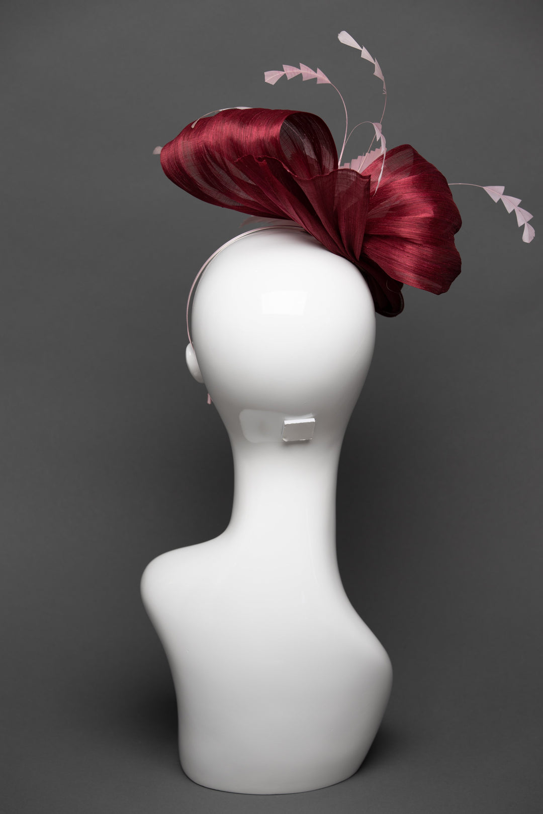 THG2635 - The Hat Girls