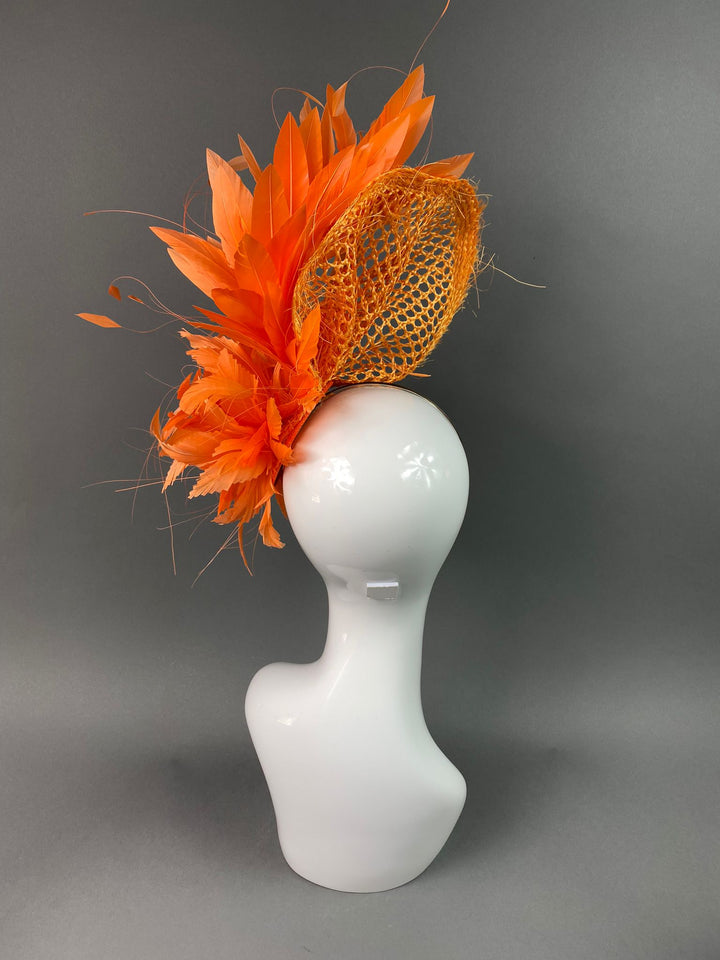 THG3782 - The Hat Girls