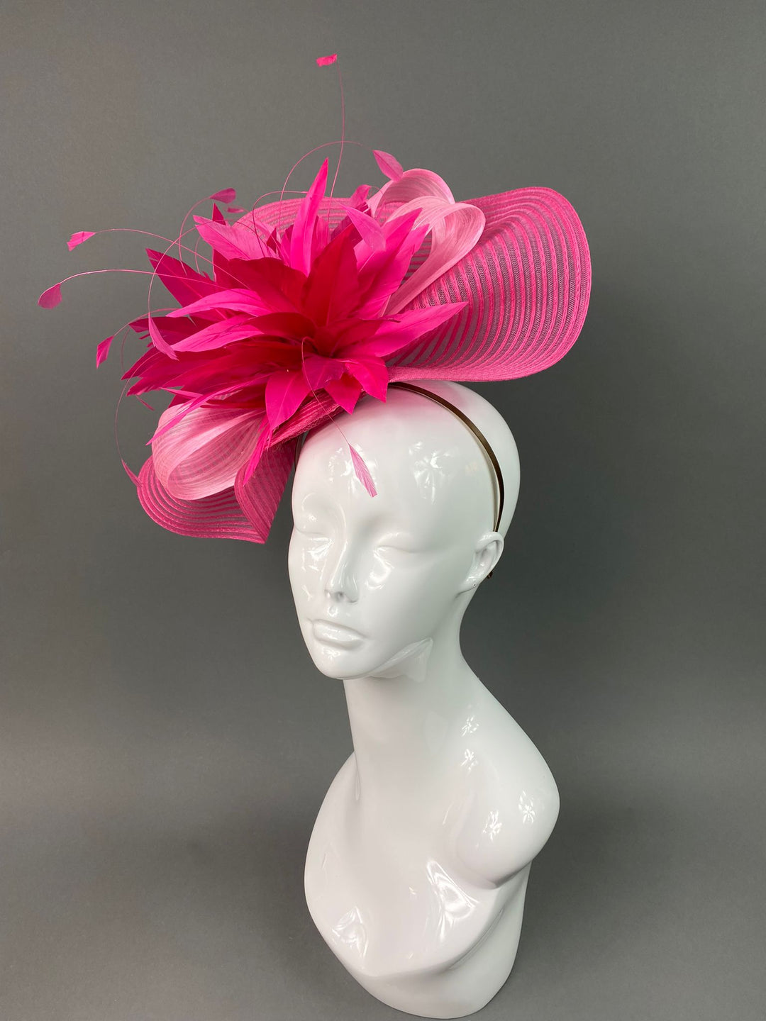 THG3808 - The Hat Girls