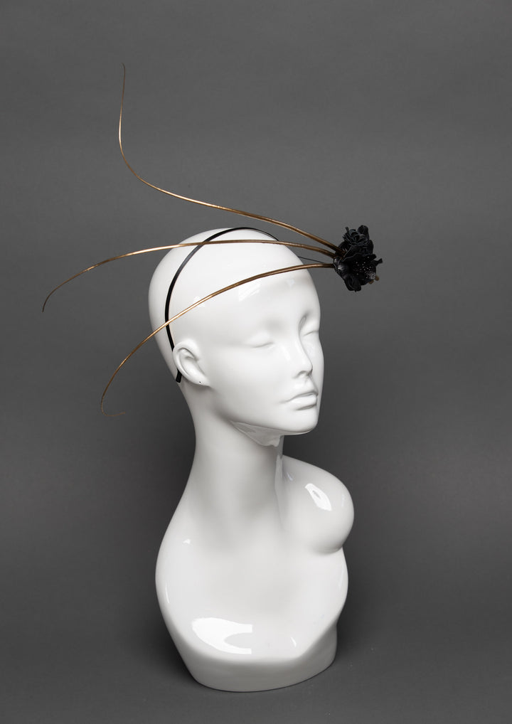 THG2811 - The Hat Girls