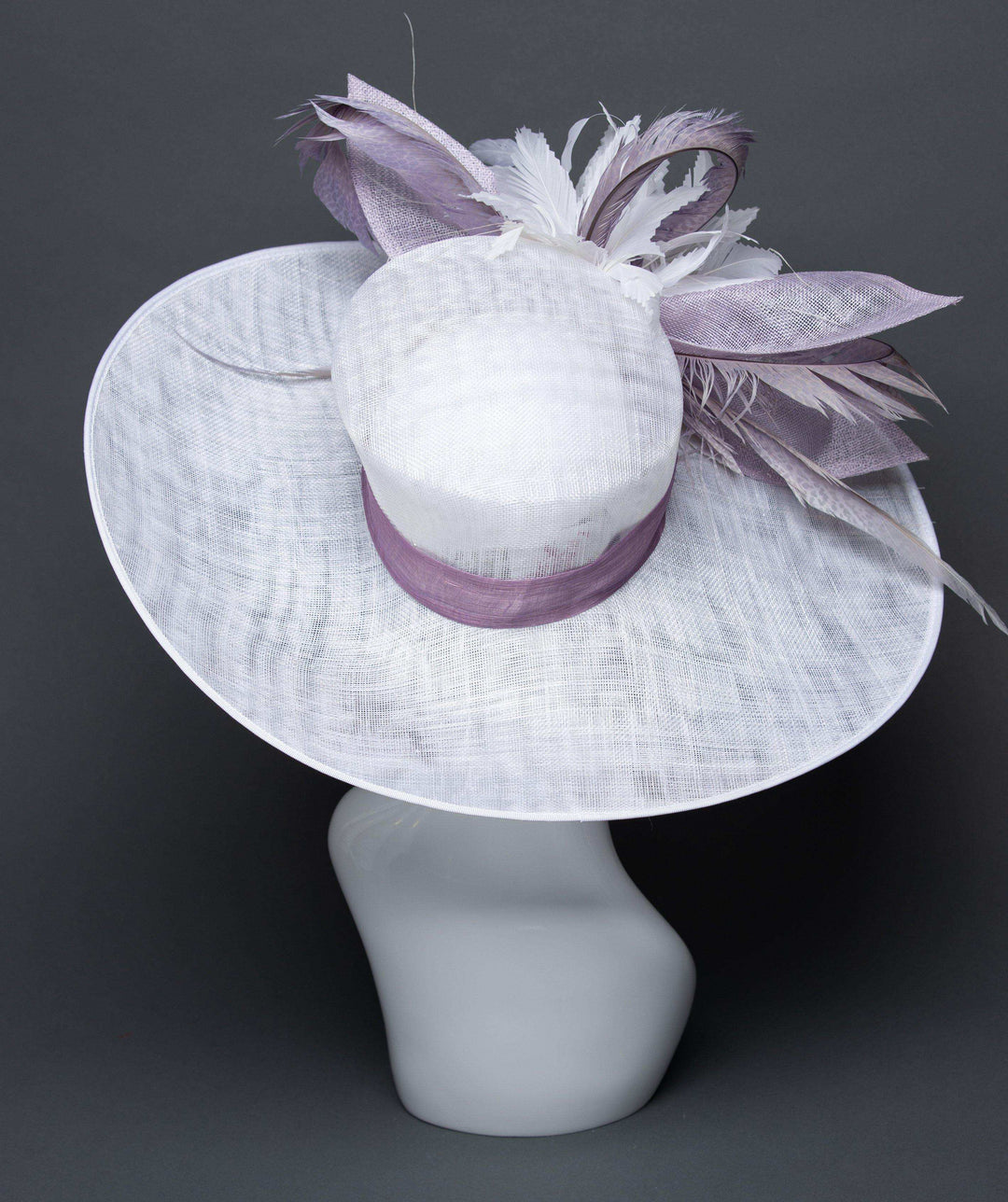 THG2499 - The Hat Girls