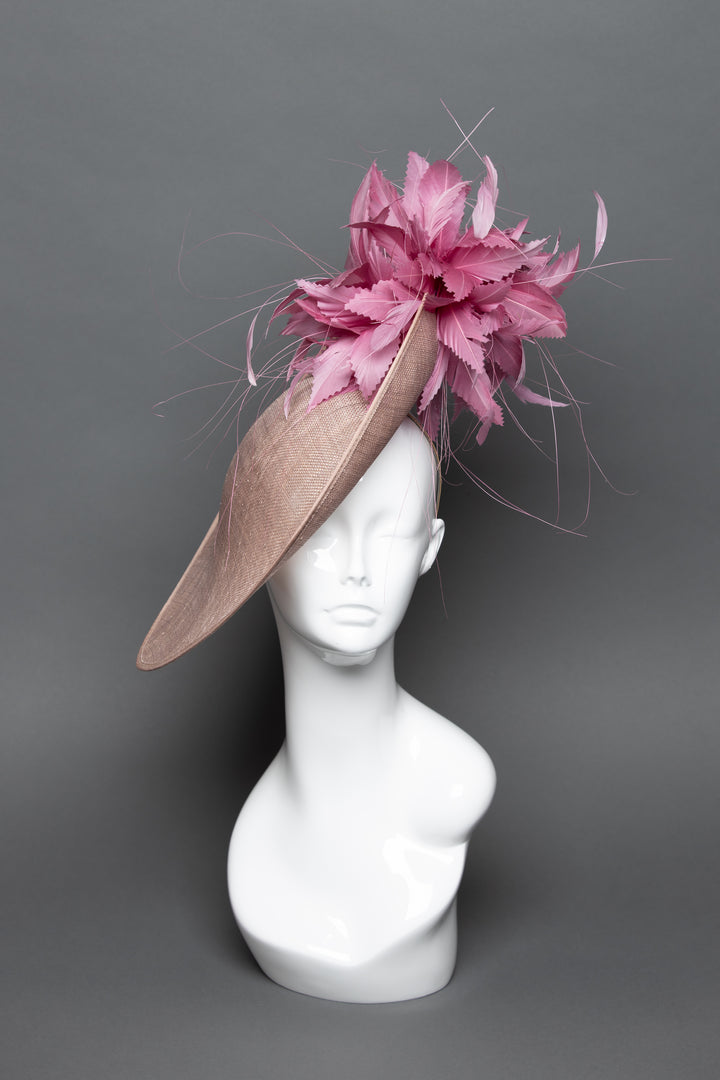 THG3631 - The Hat Girls