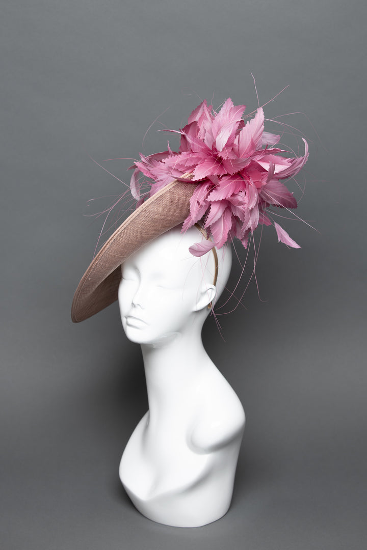 THG3631 - The Hat Girls