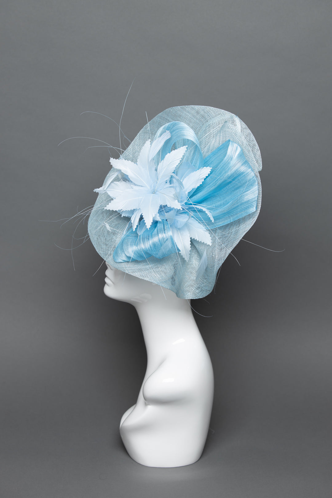 THG3739 - The Hat Girls