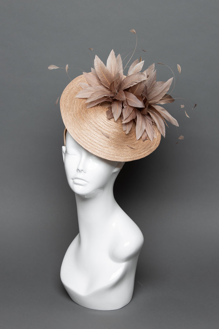 THG3742 - The Hat Girls