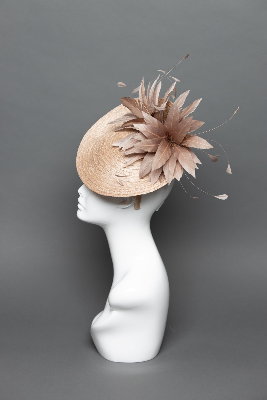 THG3742 - The Hat Girls