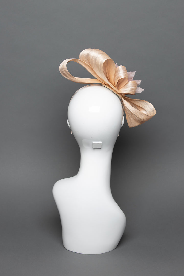 THG3762 - The Hat Girls