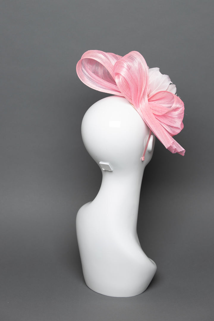 THG3763 - The Hat Girls