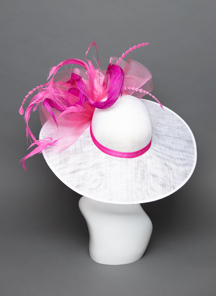 THG3690 - The Hat Girls