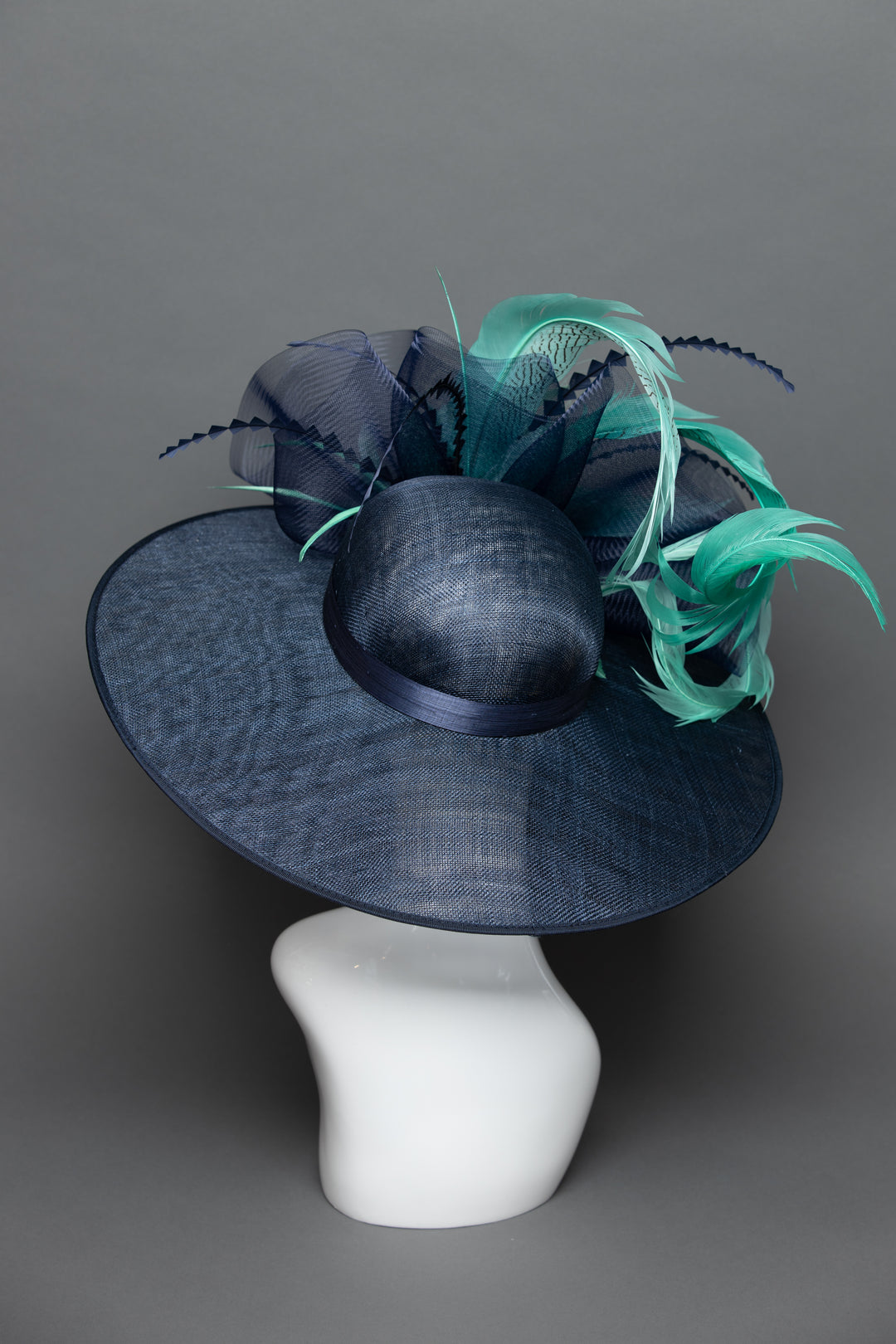 THG3696 - The Hat Girls