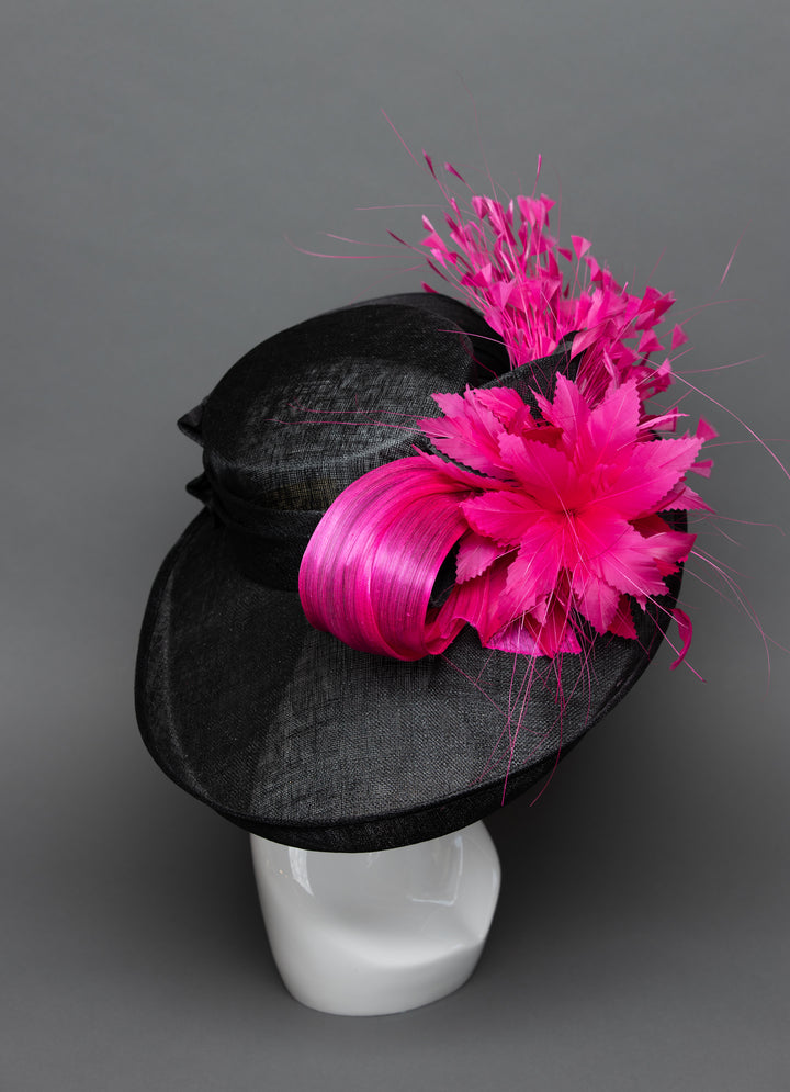 THG3689 - The Hat Girls