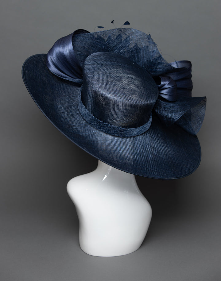 THG3732 - The Hat Girls