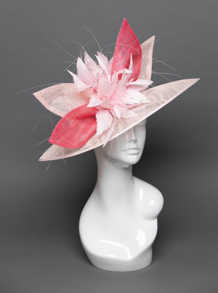 THG3680 - The Hat Girls