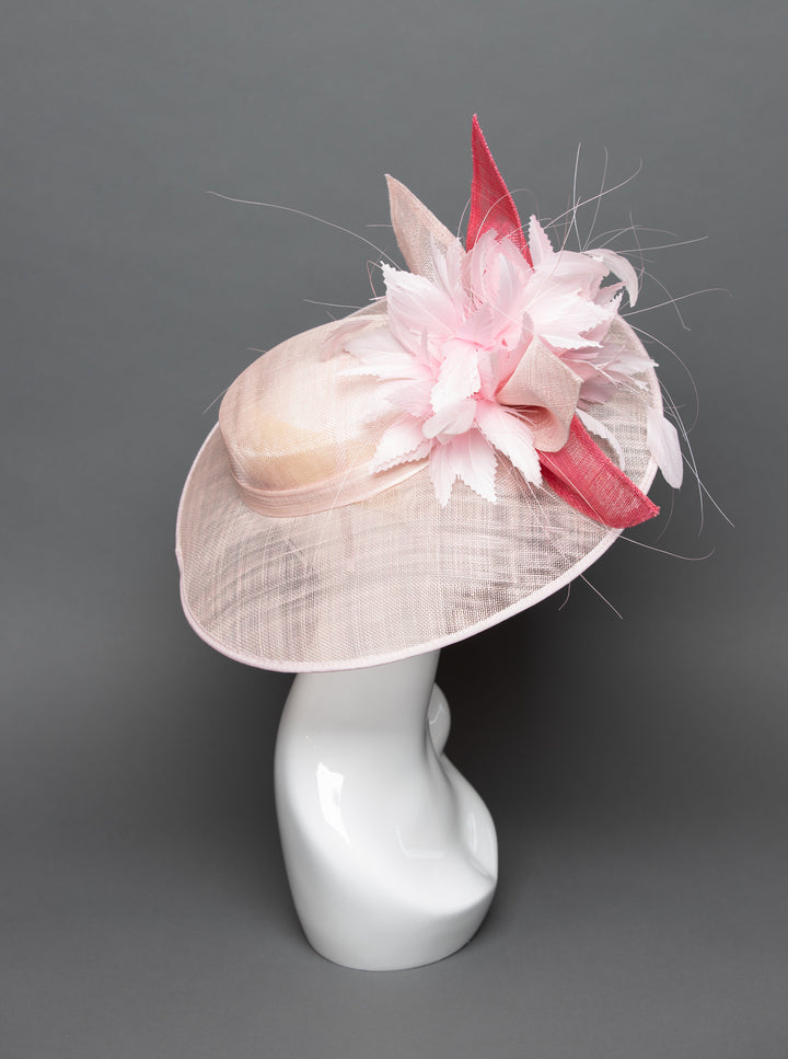 THG3680 - The Hat Girls