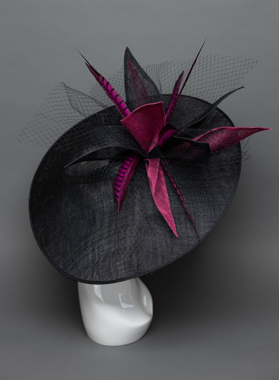 THG3731 - The Hat Girls