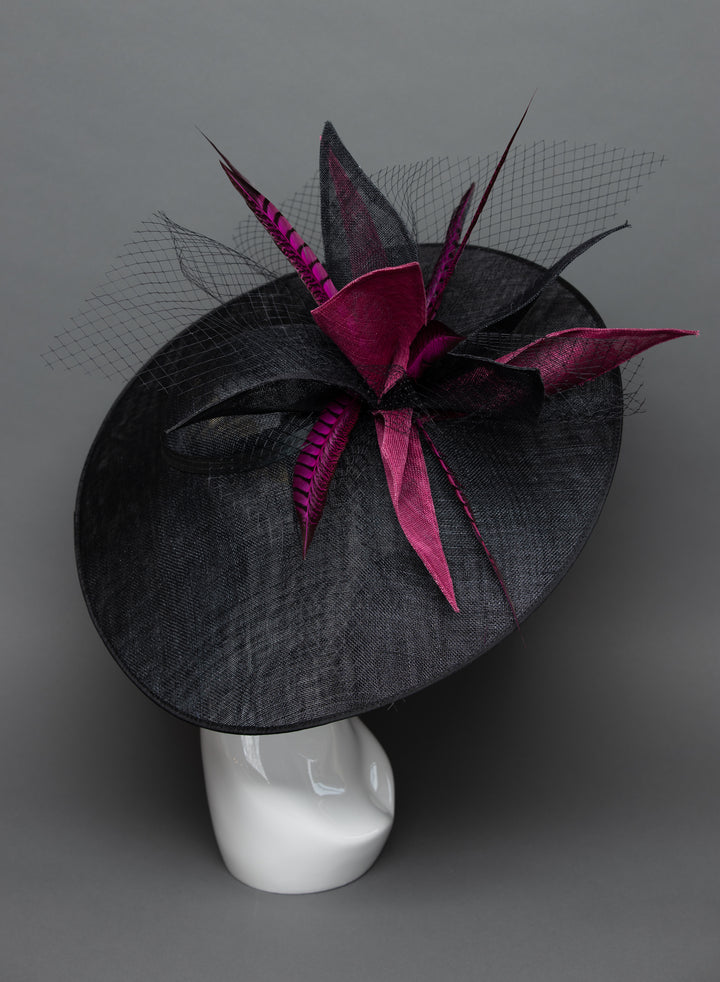 THG3731 - The Hat Girls