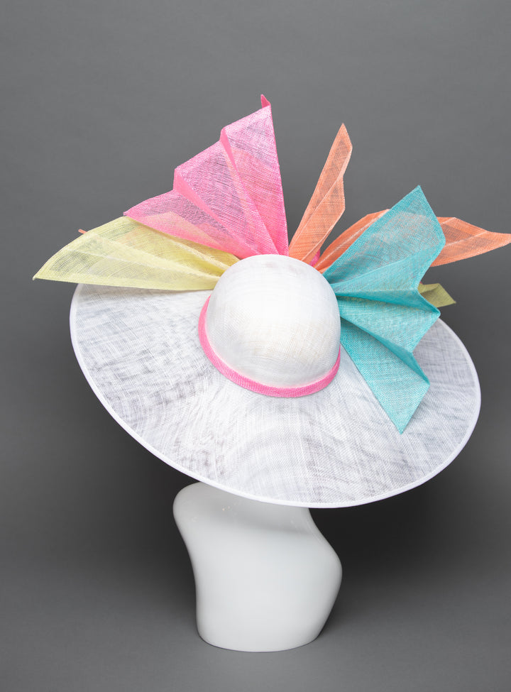 THG3744 - The Hat Girls