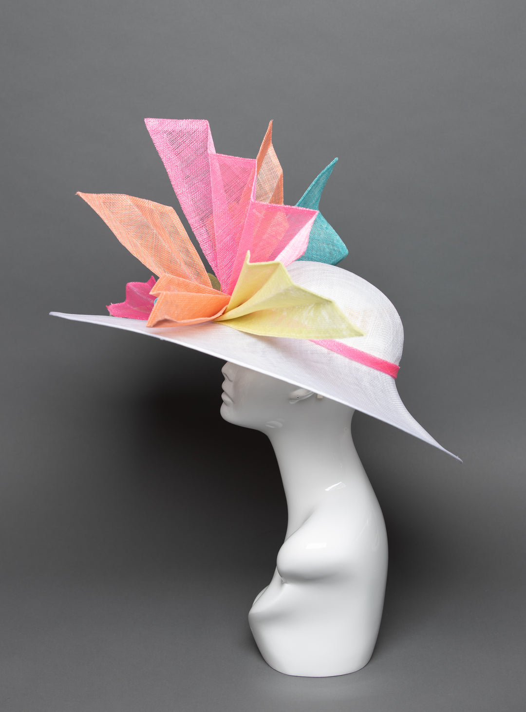 THG3744 - The Hat Girls