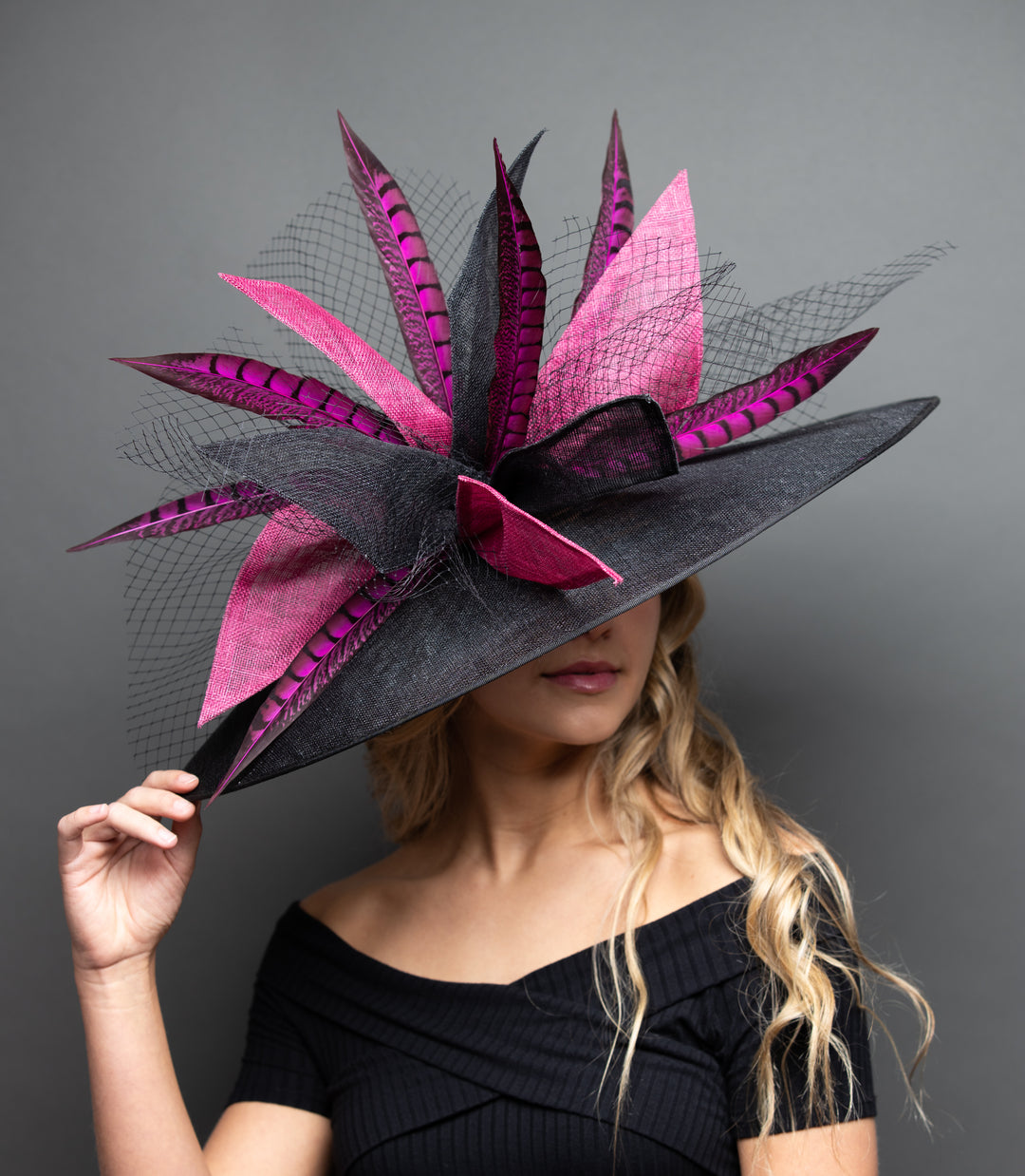 THG3731 - The Hat Girls