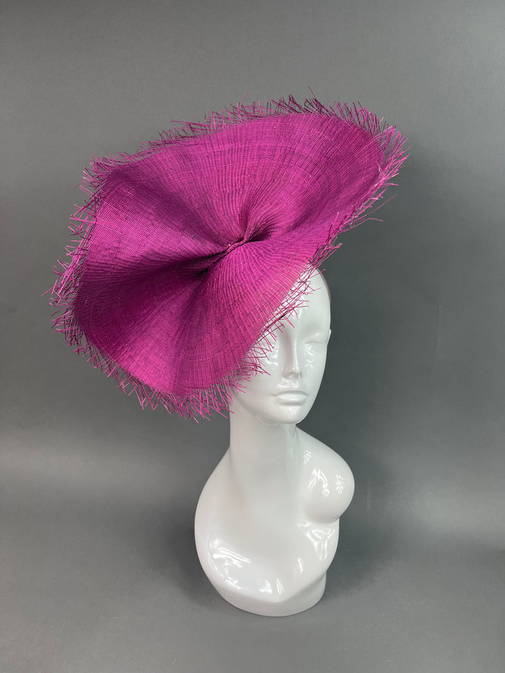 THG3832 - The Hat Girls