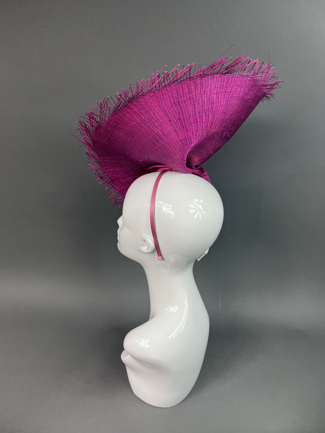 THG3832 - The Hat Girls