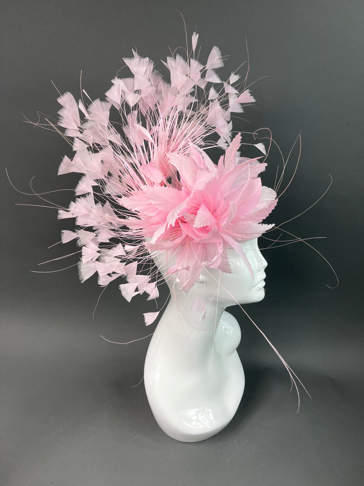 THG3838 - The Hat Girls