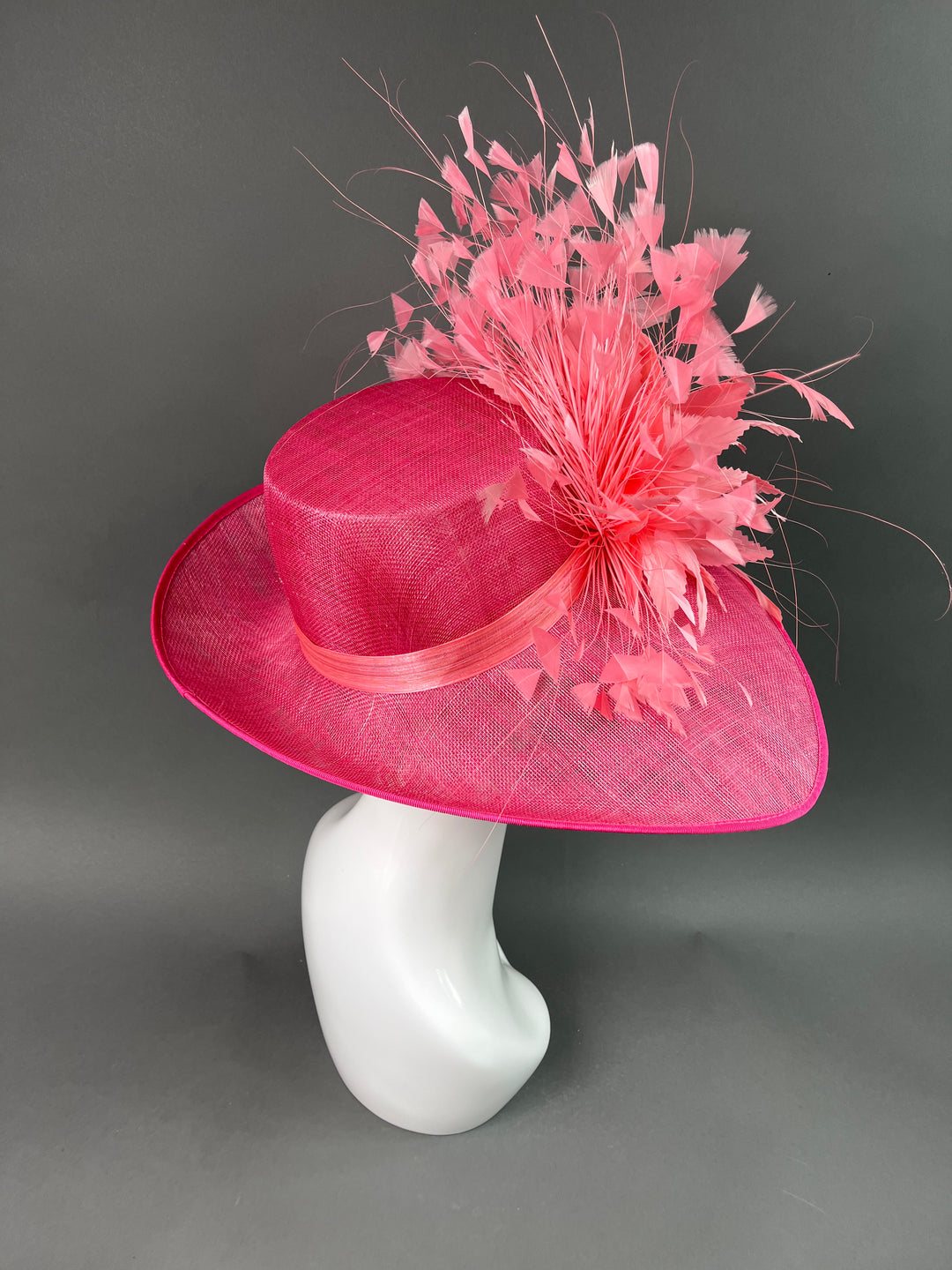 THG3864 - The Hat Girls