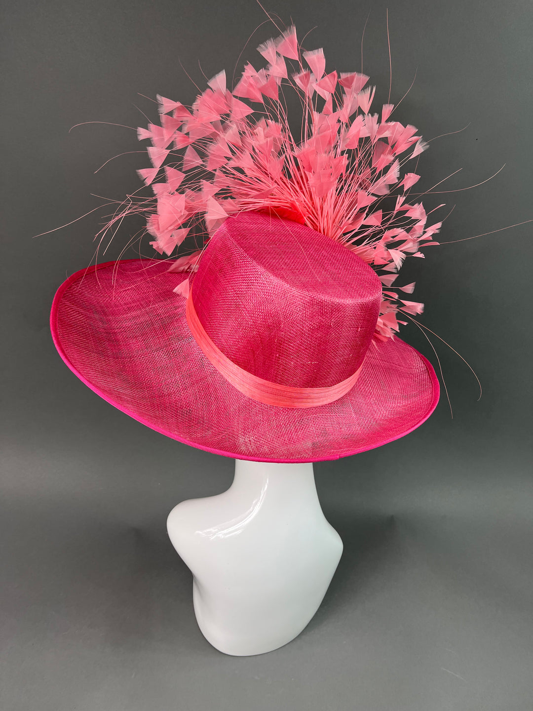 THG3864 - The Hat Girls