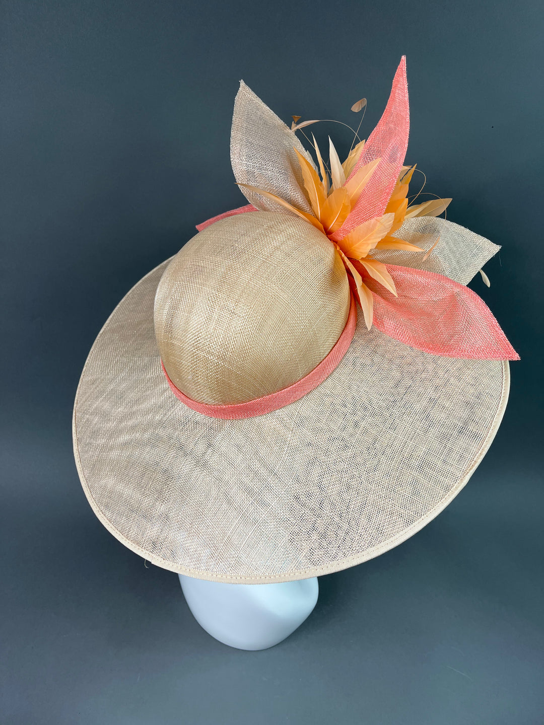 THG3862 - The Hat Girls