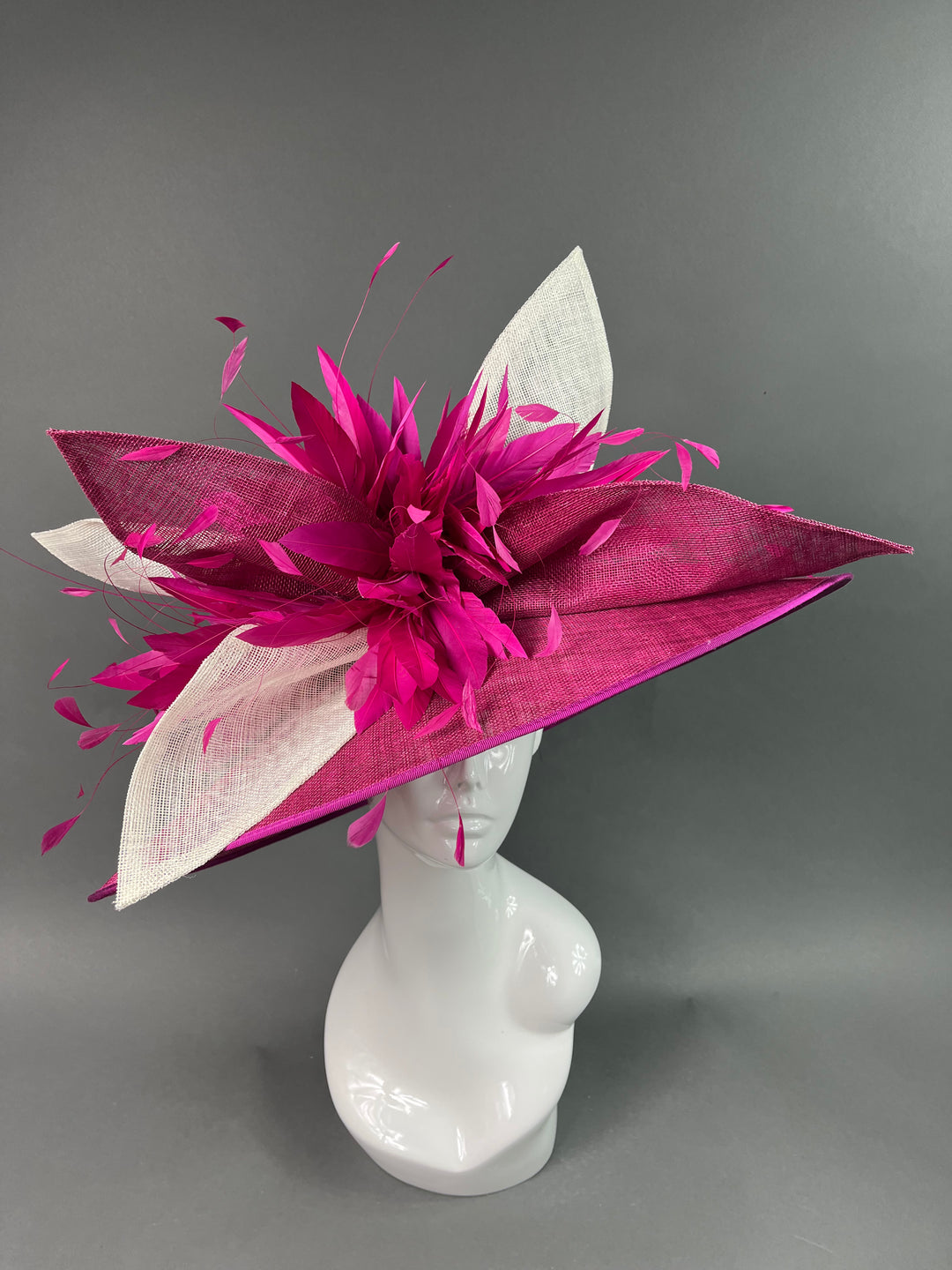 THG3858 - The Hat Girls