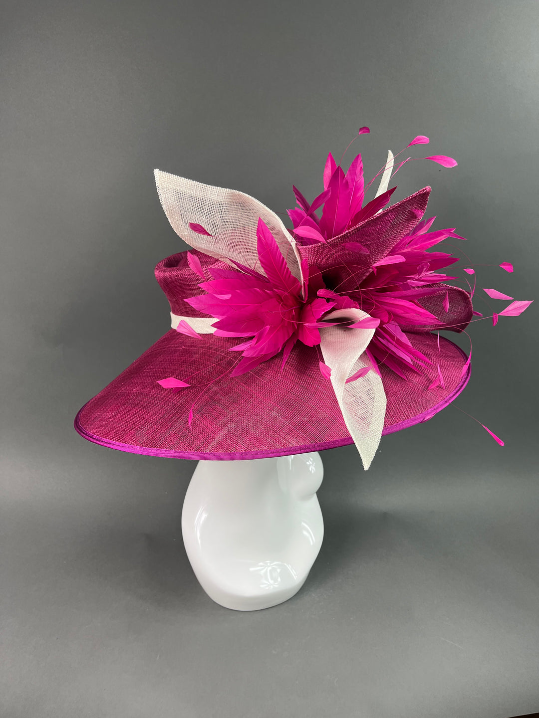 THG3858 - The Hat Girls