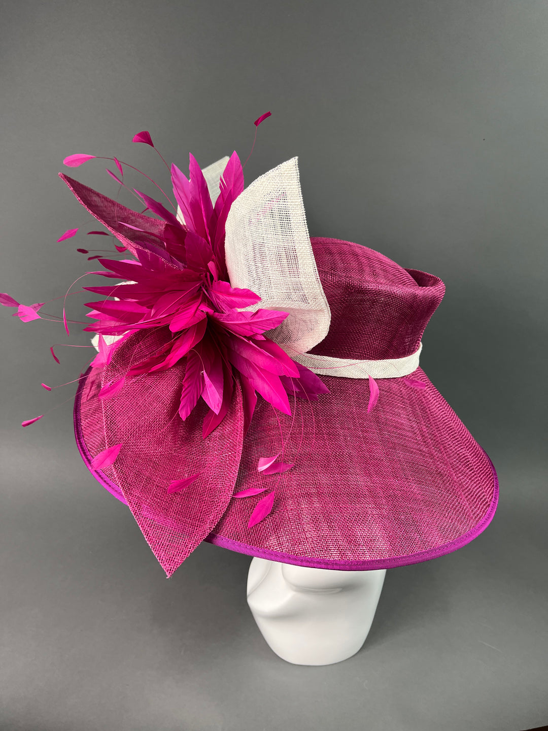 THG3858 - The Hat Girls