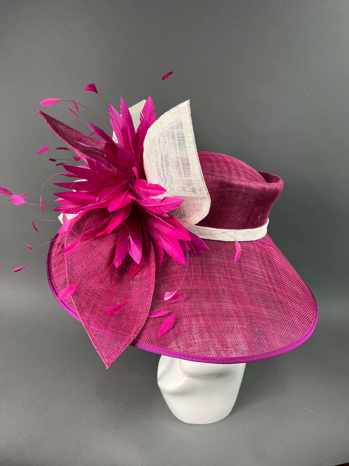 THG3858 - The Hat Girls