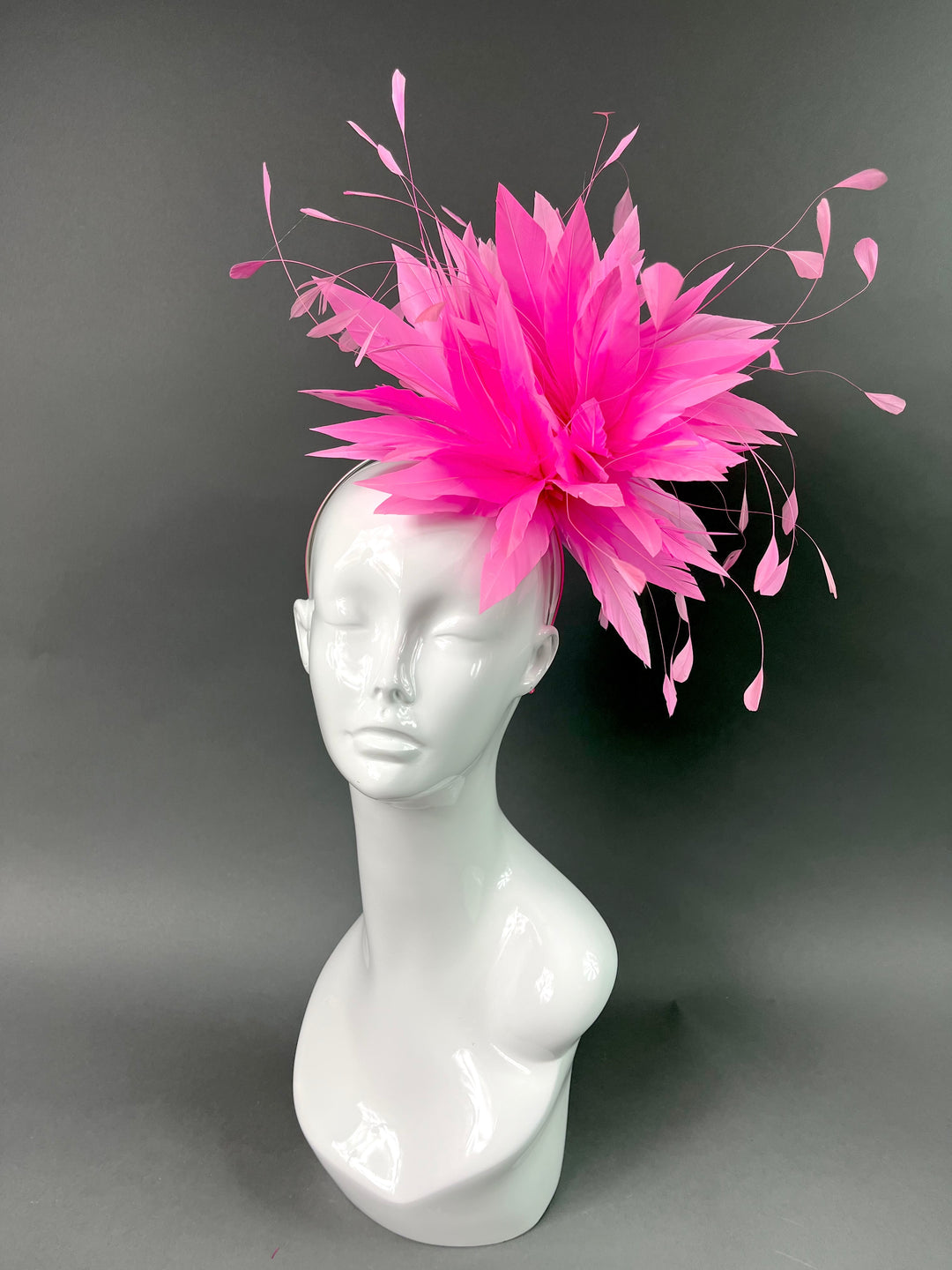 THG3867 - The Hat Girls