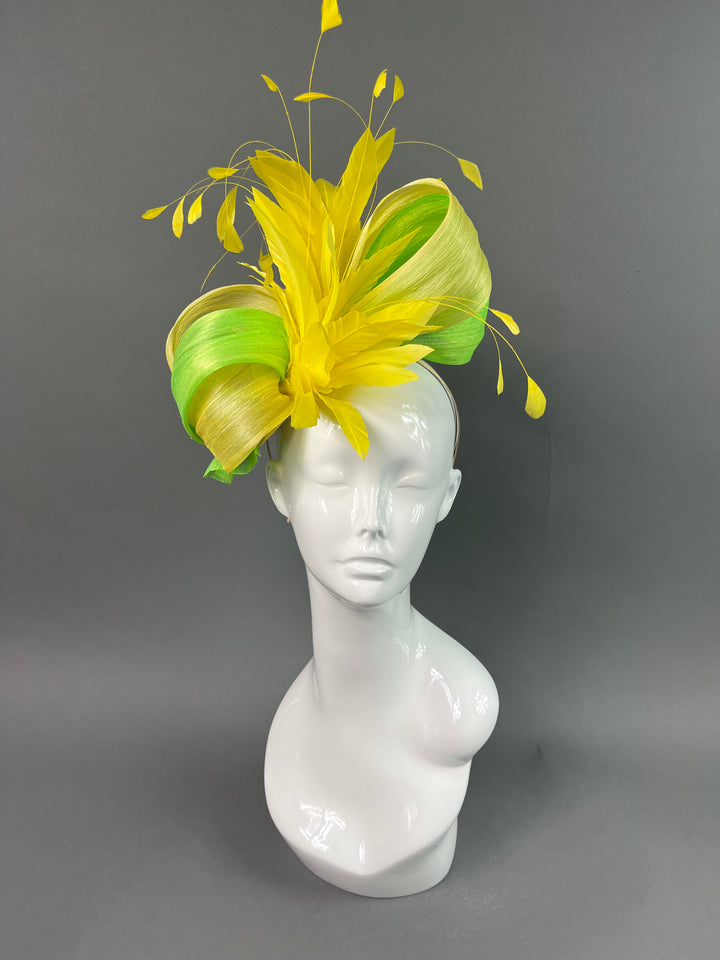 THG3872 - The Hat Girls