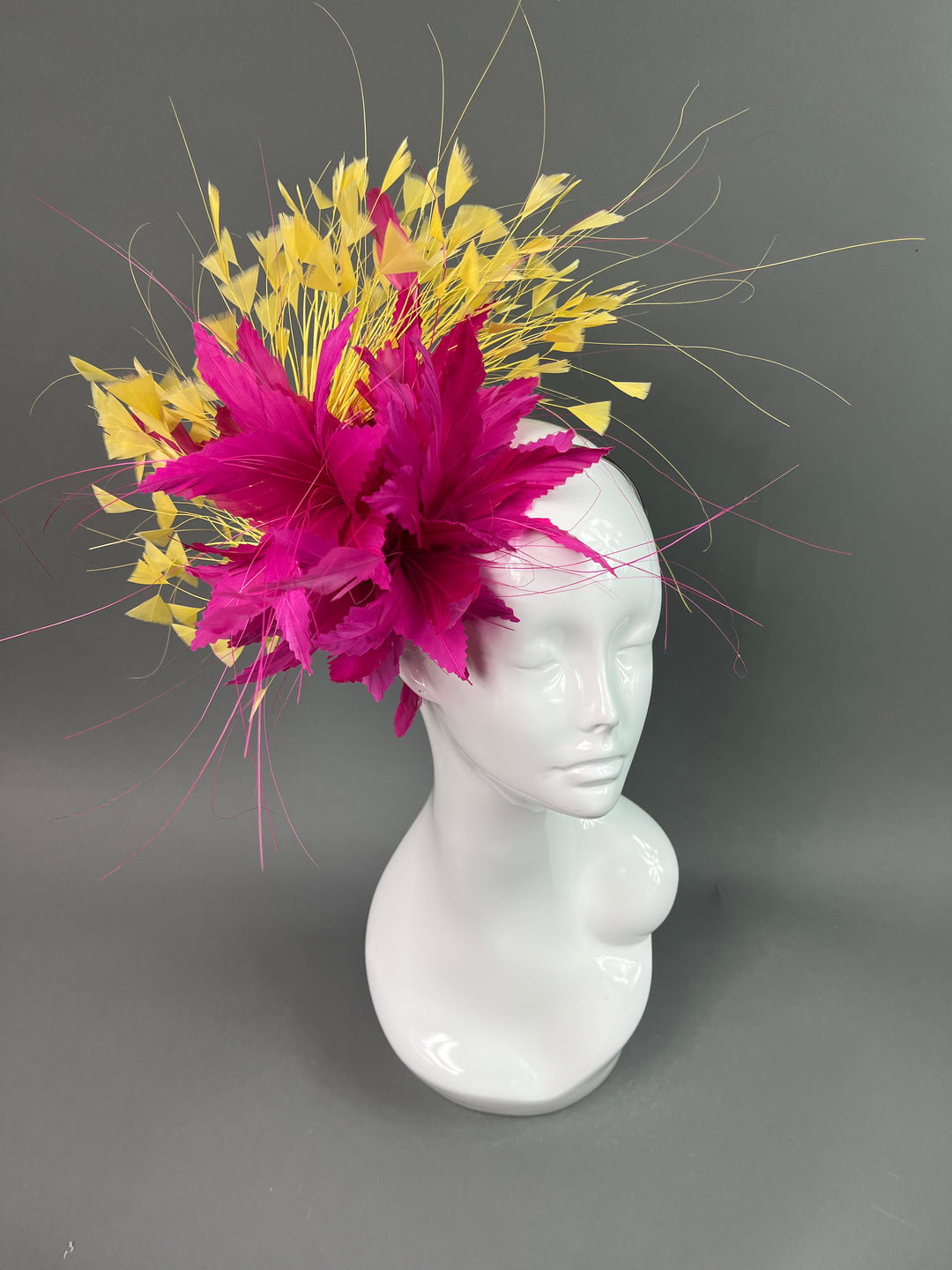 THG3885 - The Hat Girls