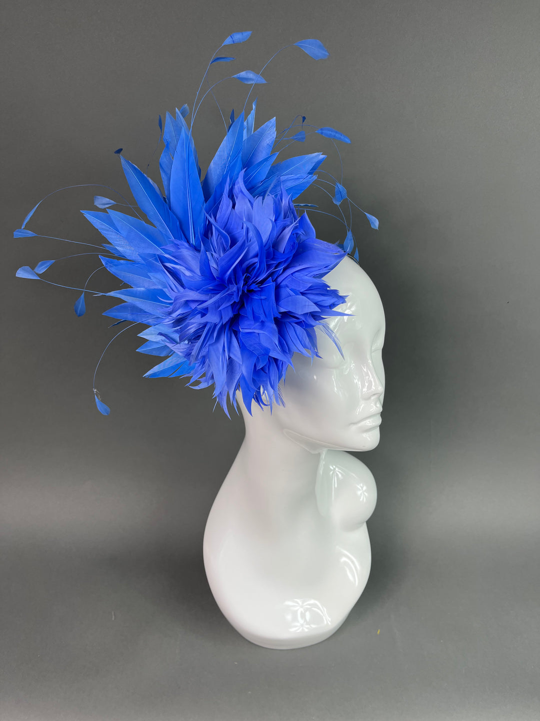 THG3905 - The Hat Girls