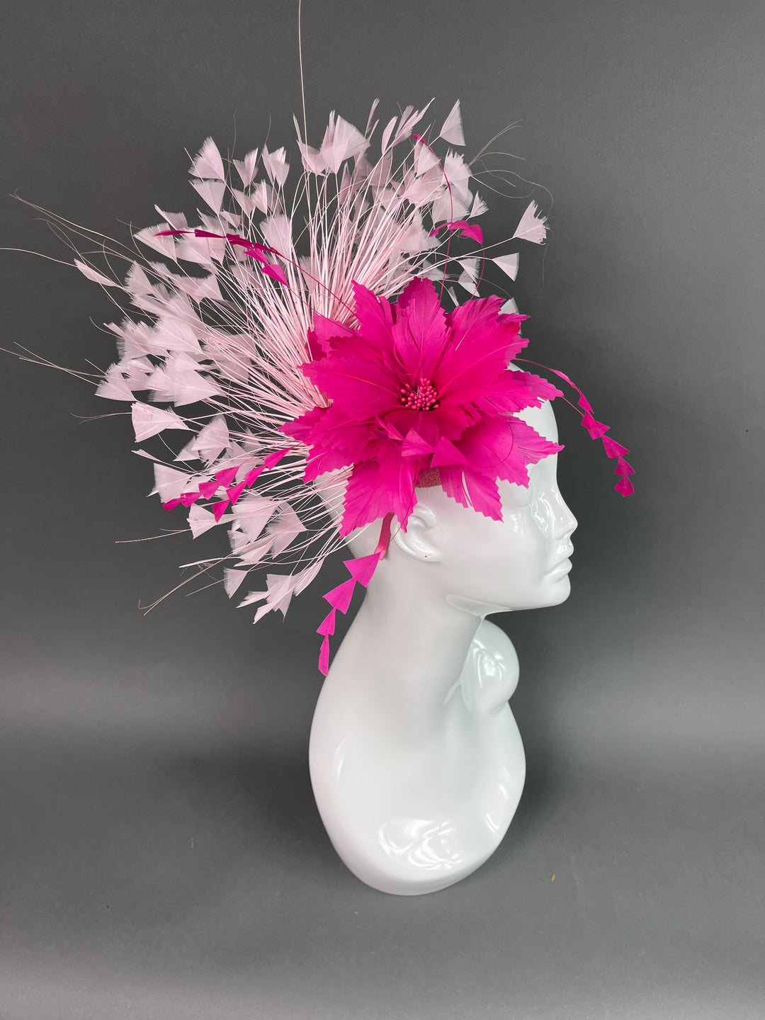 THG3906 - The Hat Girls